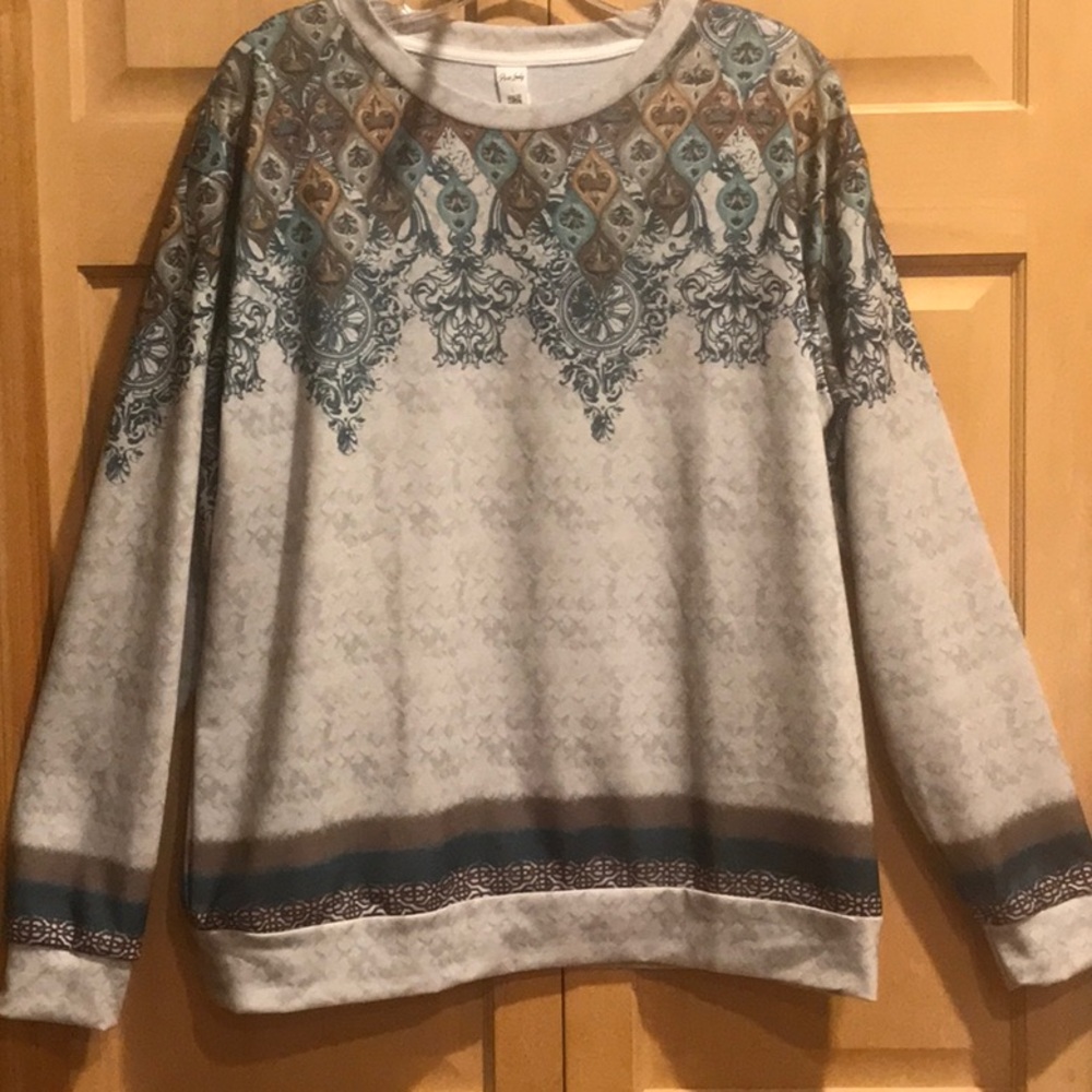 New Pixie Lady Elegant Light Gray Patterned Sweatshirt